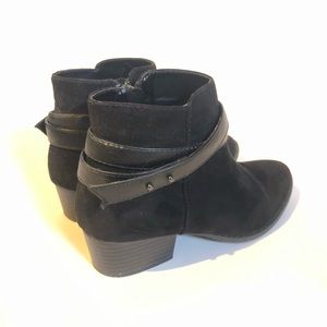 LC Lauren Conrad Black Velvet Ankle Booties